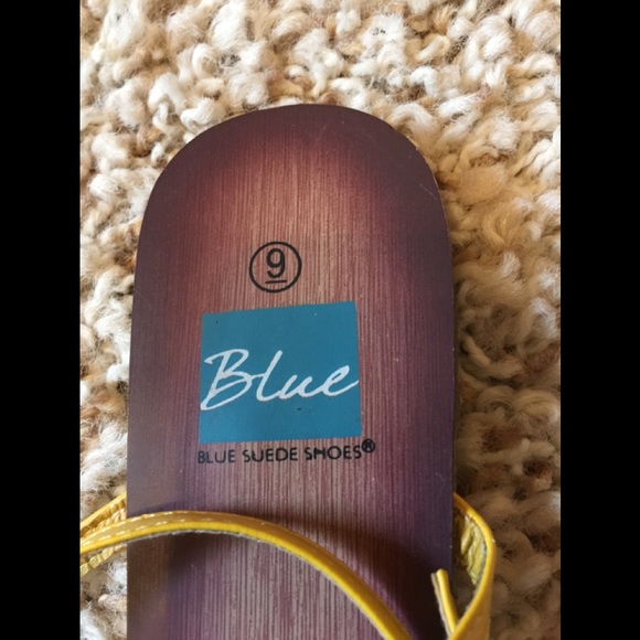 Blue Suede Shoes yellow sandals - Picture 4 of 5